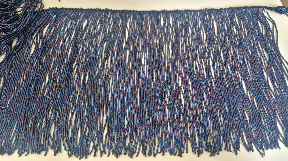 Kralensnoer met slierten zwart blauw parelmoer 30cm