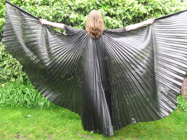 Isis wings organza lamee zwart